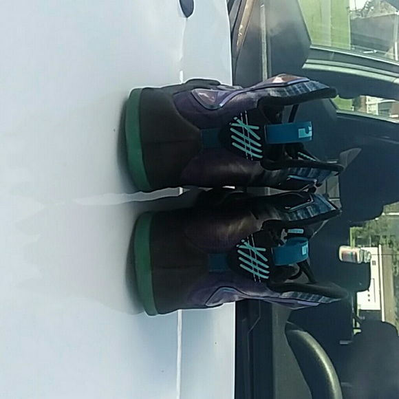 LeBron xlll - Picture 4 of 4